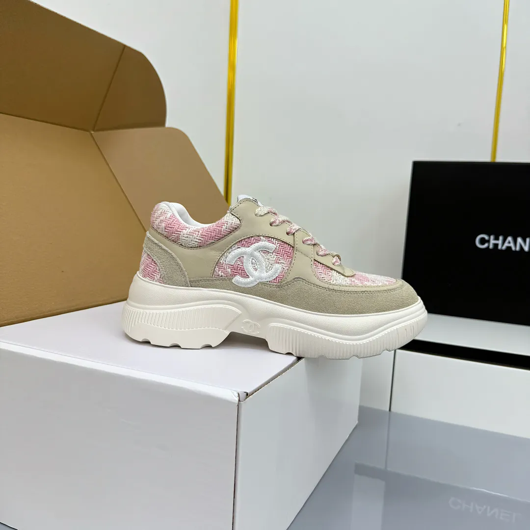 👟👟Ex-factory price 620👟👟 Chanel bread shoes ~ original calfskin panda shoes Chanel 25C latest hot style panda black and white sports shoes casual sneakers Xiaoxiang hot item classic black and white panda color coco girls must pay Fabric: original custom mixed sheepskin lining: original imported breathable mesh lining outsole: Original molded rubber + TPU combination Size: Women's 35-41